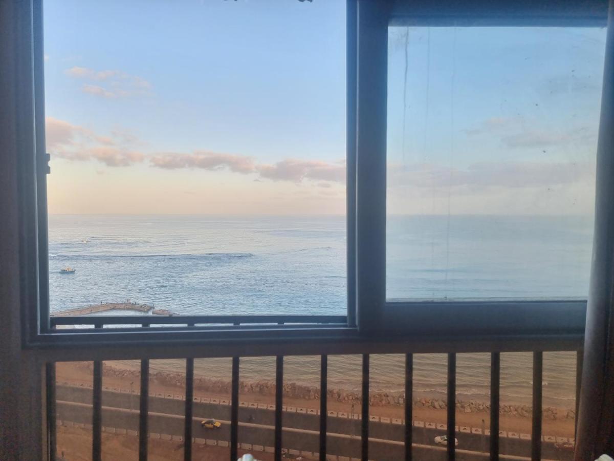 אלכסנדריה Panoramic Sea View Zamzm Flat Miami Family شقة فندقية زمزم بانورما بشاطئ ميامي - الاسكندرية صف اول مباشر علي بحر - عائلات فقط מראה חיצוני תמונה