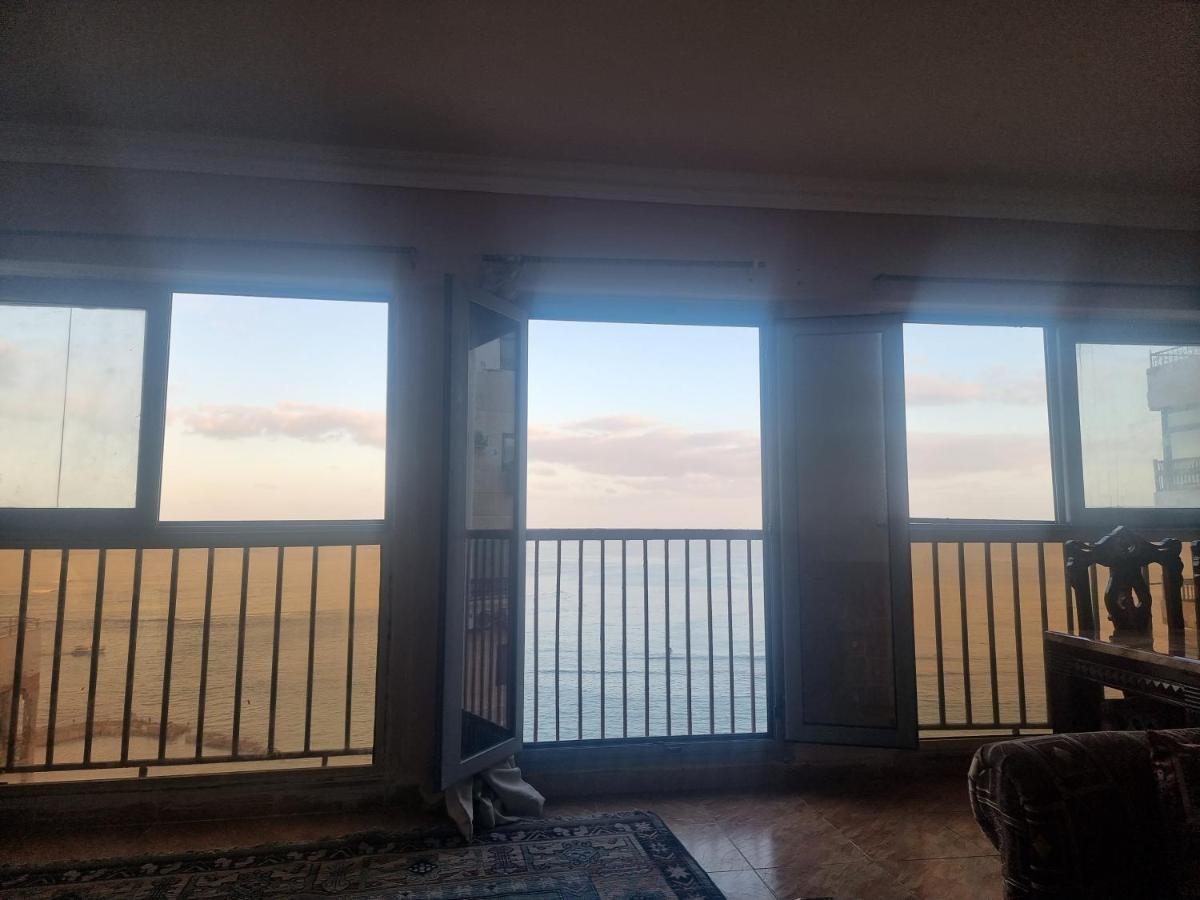 אלכסנדריה Panoramic Sea View Zamzm Flat Miami Family شقة فندقية زمزم بانورما بشاطئ ميامي - الاسكندرية صف اول مباشر علي بحر - عائلات فقط מראה חיצוני תמונה