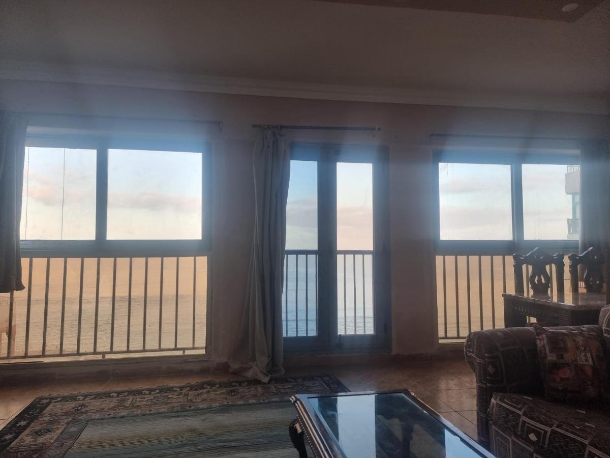 אלכסנדריה Panoramic Sea View Zamzm Flat Miami Family شقة فندقية زمزم بانورما بشاطئ ميامي - الاسكندرية صف اول مباشر علي بحر - عائلات فقط מראה חיצוני תמונה