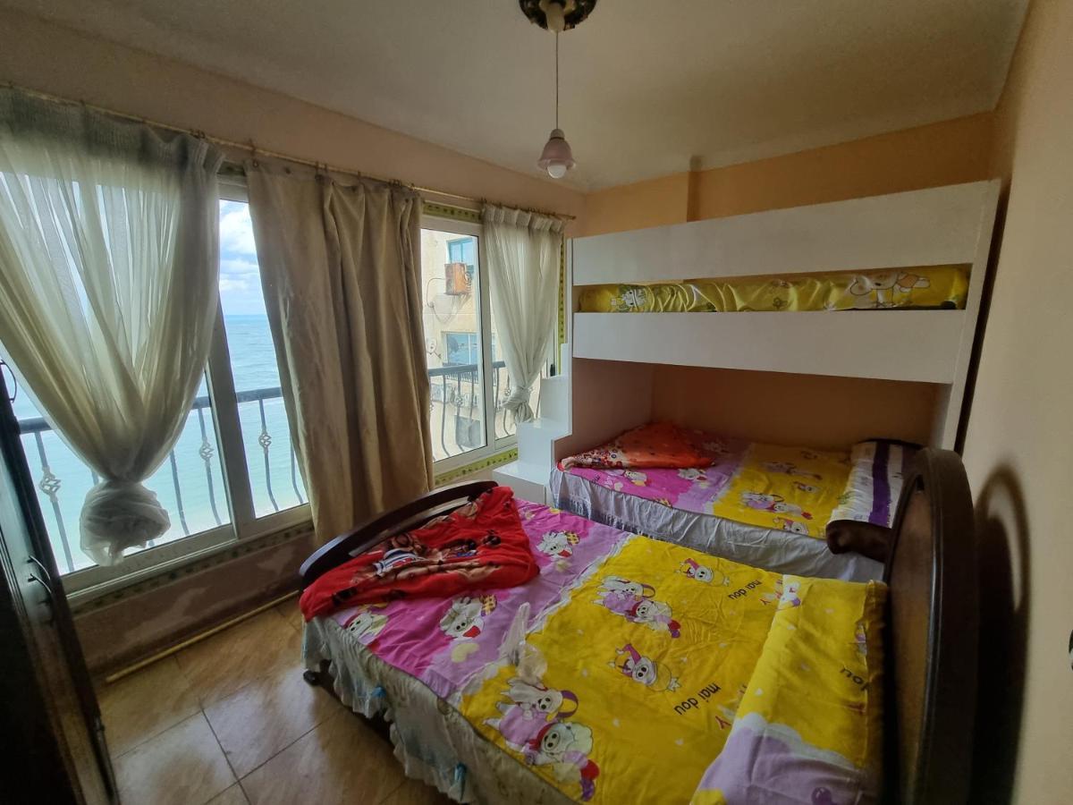 אלכסנדריה Panoramic Sea View Zamzm Flat Miami Family شقة فندقية زمزم بانورما بشاطئ ميامي - الاسكندرية صف اول مباشر علي بحر - عائلات فقط מראה חיצוני תמונה