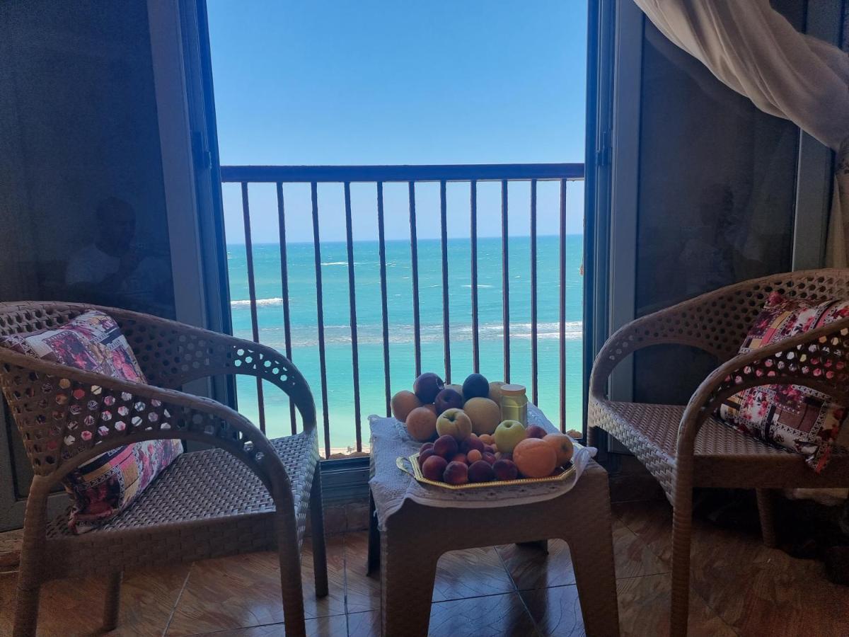 אלכסנדריה Panoramic Sea View Zamzm Flat Miami Family شقة فندقية زمزم بانورما بشاطئ ميامي - الاسكندرية صف اول مباشر علي بحر - عائلات فقط מראה חיצוני תמונה