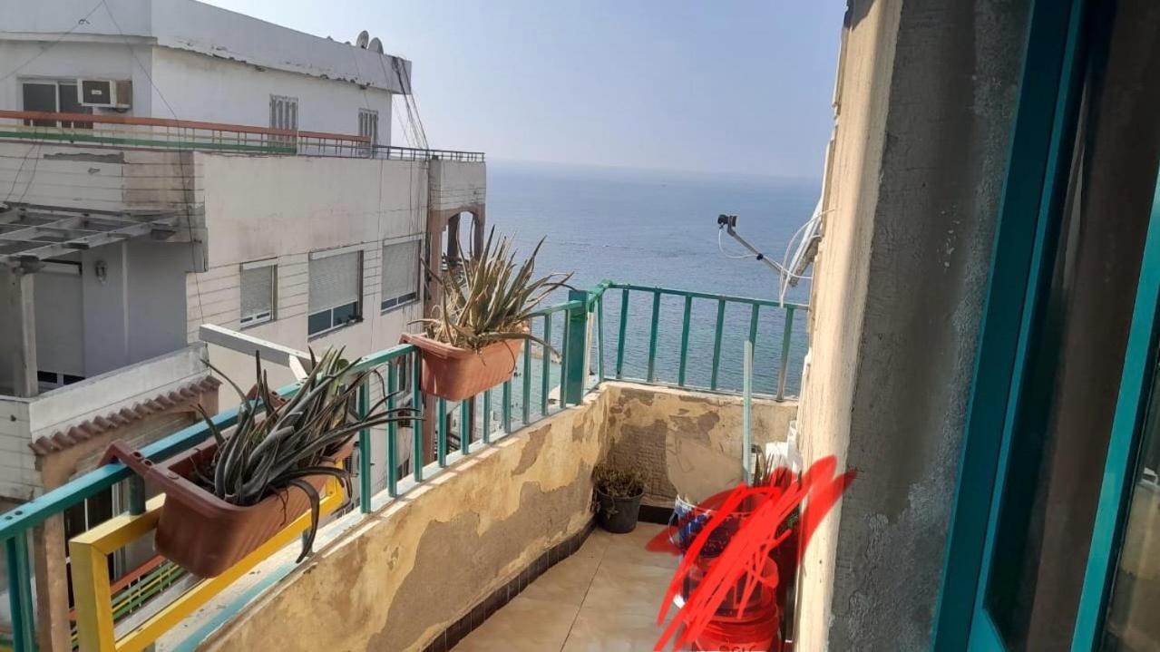 אלכסנדריה Panoramic Sea View Zamzm Flat Miami Family شقة فندقية زمزم بانورما بشاطئ ميامي - الاسكندرية صف اول مباشر علي بحر - عائلات فقط מראה חיצוני תמונה