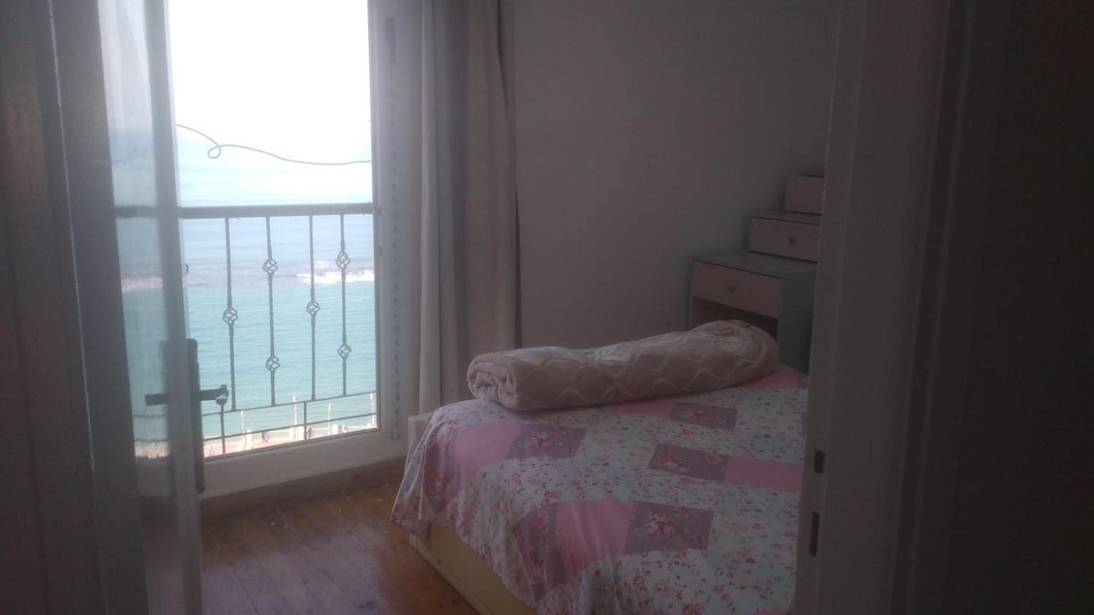 אלכסנדריה Panoramic Sea View Zamzm Flat Miami Family شقة فندقية زمزم بانورما بشاطئ ميامي - الاسكندرية صف اول مباشر علي بحر - عائلات فقط מראה חיצוני תמונה
